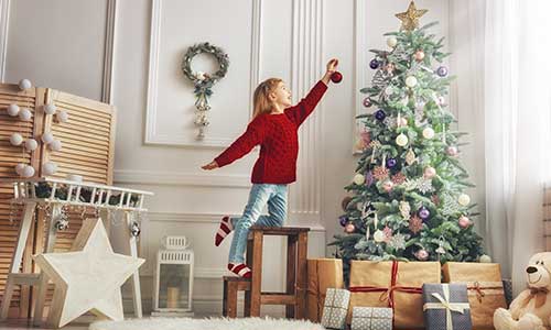 como-decorar-la-casa-en-navidad-con-ninos