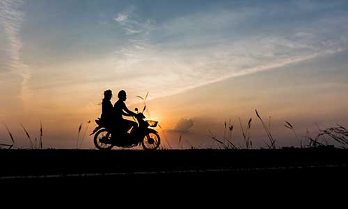 regalos originales para san valentin ruta en moto nocturna